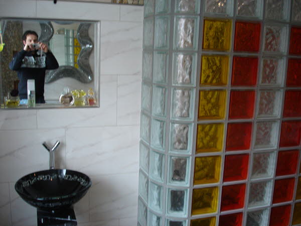 Bild 4-4 Auenansicht Dusche Glasbausteie